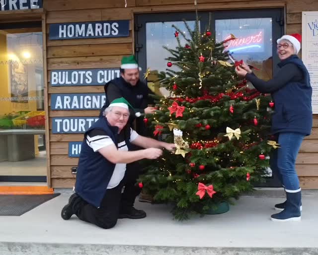 Les fêtes arrivent… et nous, on est prêts 🎄
Commandez maintenant pour éviter le stress.
Commandes jusqu’au lundi 22 – ouverts dimanche toute la journée.