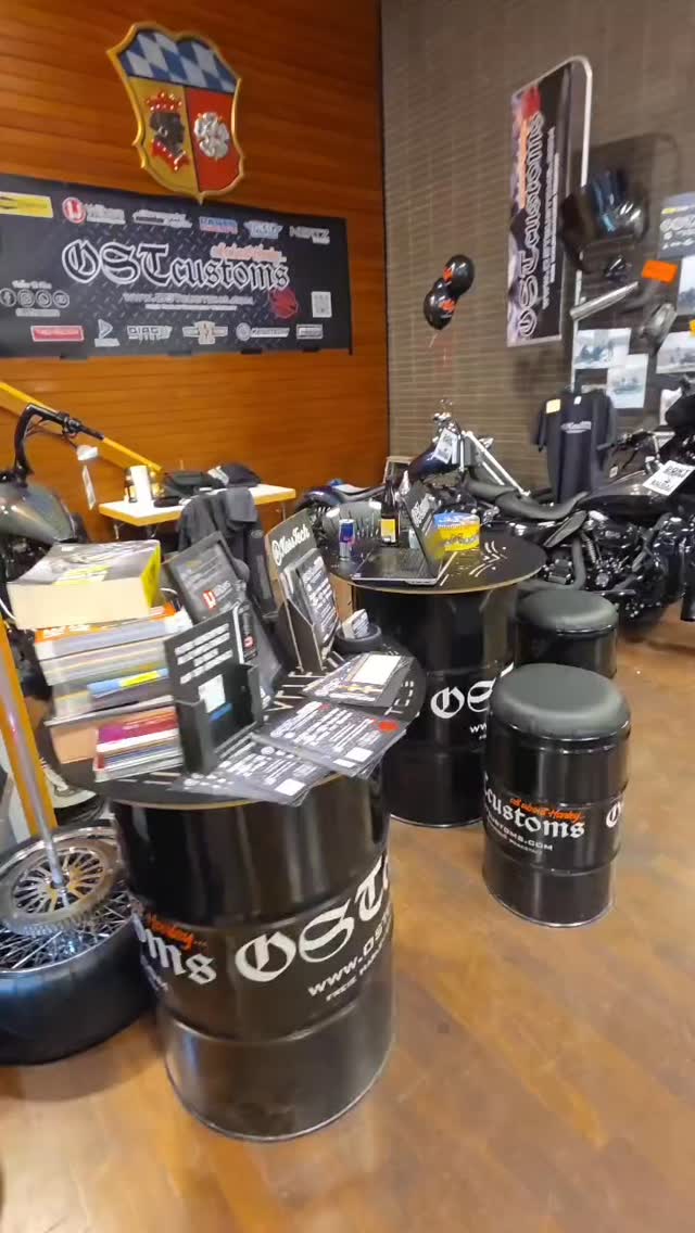 Versprochen ist versprochen! 🤝
Ihr wolltet sehen, wie es geht? JETZT zeigen wir es euch!
Wir präsentieren LIVE auf der Tattoo Convention Moosburg: Netflix & YouTube in Action auf der originalen Harley Radio Boom! Box GTS!
Kommt vorbei und seht, wie Video-Streaming auf dem Harley Radio funktioniert.
#WortGehalten #HarleyBoomBoxGTS #NetflixAufHarley #TattooConventionMoosburg #LiveDemo