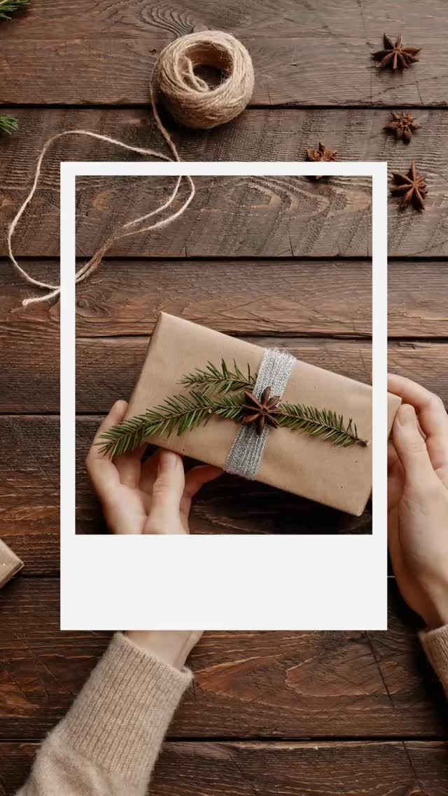 La voici : ma boutique en ligne est prête ! 🍾
Quelle fierté de voir mes trois univers réunis sur mon propre site ! Beaucoup de boulot (j’avais sous estimé la tâche mais 🤫) & c’est un bel accomplissement 🫶🏻
Maintenant, elle est à vous ! Commandez vos derniers cadeaux de Noël à petits prix chez La Fabrique Joyeuse & vous êtes sûr(e) de ne pas faire de doublon sous le sapin 🌲😉
#boutiqueenligne #siteweb #créatrice #petitecreatrice #faitmain #artisanat #handmade #linogravure #illustration #bouclesdoreille #personnalisation #cadeau #noël #cadeaudenoel #souslesapin