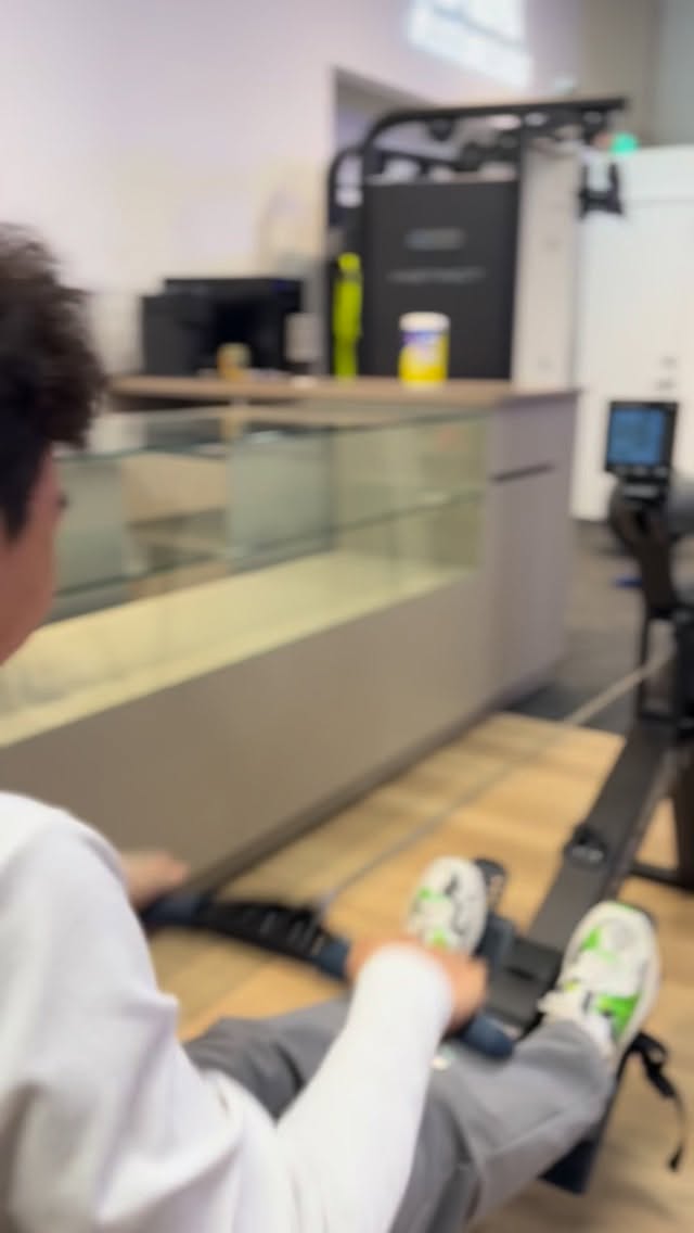 ⛳️ Everyone talks about rotation… but here’s the truth 👉🏼
Rotational power matters — a lot.
But it only shows up the way you want after you’ve earned it through every other plane of motion first.
You need:
• Sagittal control (brakes + acceleration)
• Frontal stability (hips + ribcage that don’t collapse)
• Transverse timing (the rotation everyone loves to chase)
When the foundations are solid, rotation becomes effortless, fast, and safe.
Skip the base… and rotation turns into compensation.
At GiR, we build the whole athlete → so your rotation isn’t just flashy… it’s functional ⚡️
@rotexmotion