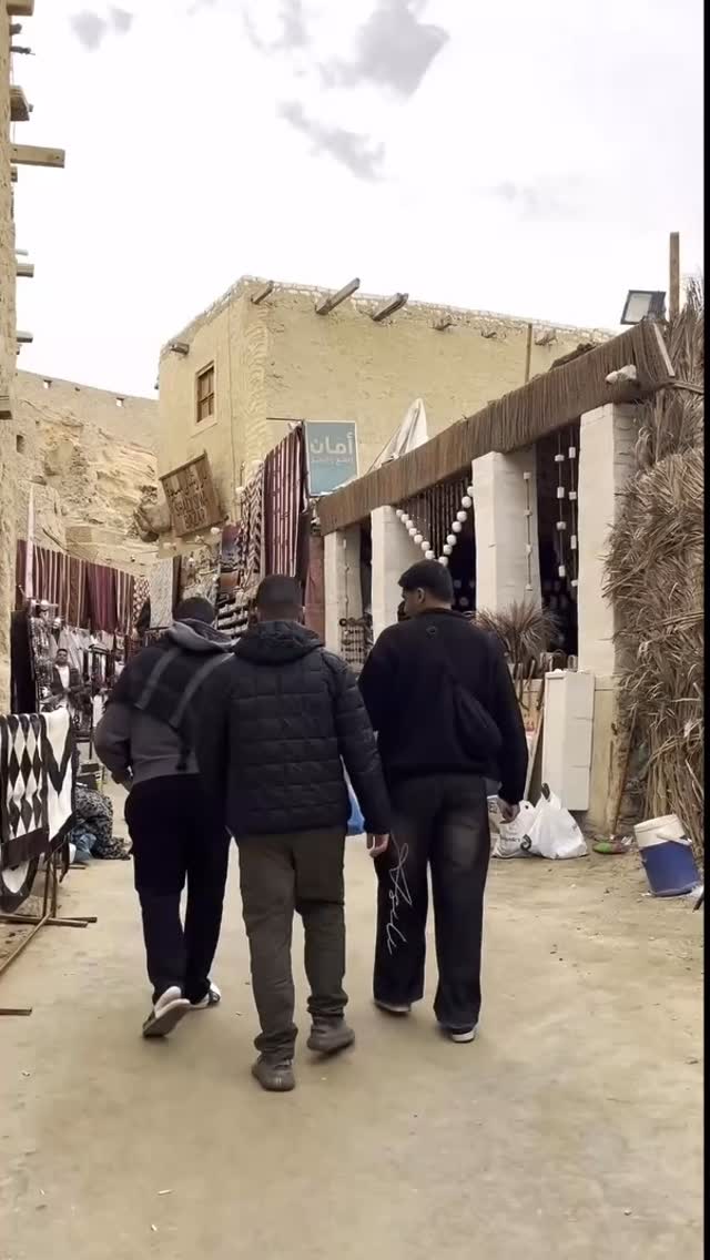 Lost between colors, crafts, and Siwa’s soul 🤍✨
A walk around Shali Market
where every corner tells a story —
Handmade treasures
Local vibes
Timeless Siwan beauty 🌿🧿
If you’re in Siwa,
this stop is a must.
#ShaliMarket #SiwaOasis #ExploreSiwa #SiwaVibes
#LocalMarket EgyptHiddenGems SiwaLife TravelEgypt
TatretGuestHouse TatretSiwa StayInSiw