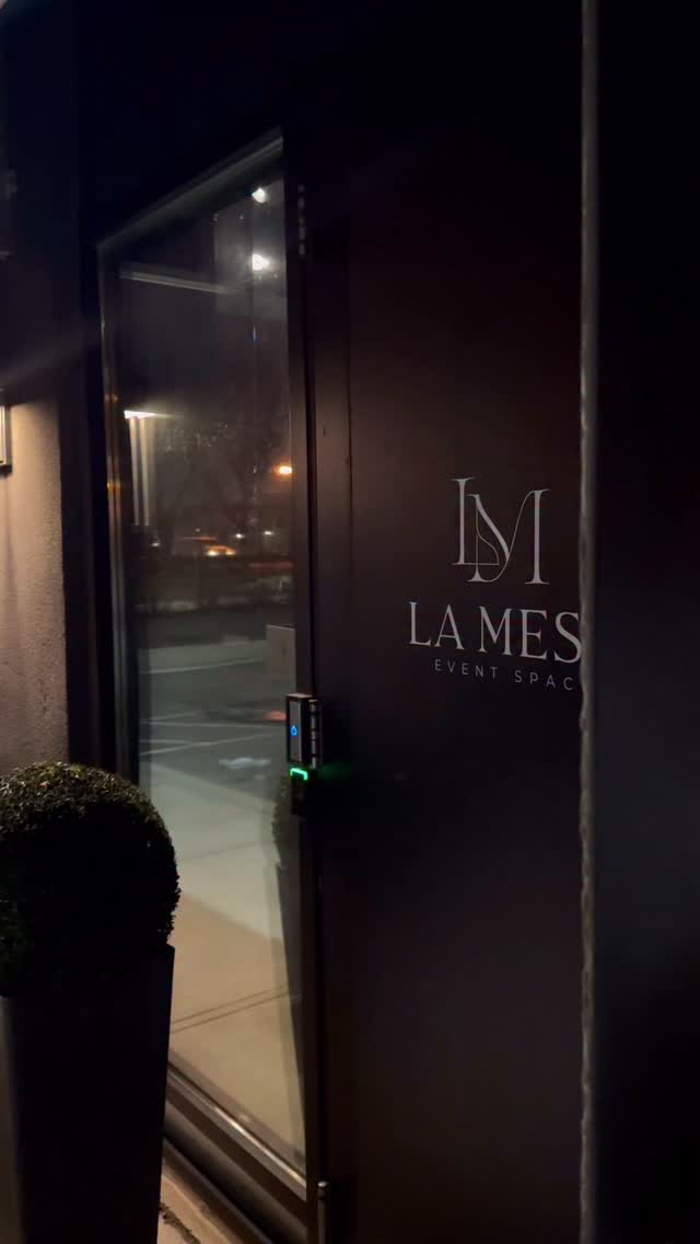 Welcome to La Mesa! Our 2026 baby ✨
Same space.
Different story.
From fifty guests seated intimately…
to one hundred and fifty guests standing, celebrating, flowing.
A sixteen-foot open bar.
Multiple food stations.
Room to move.
Room to connect.
La Mesa isn’t a preset venue.
It adapts.
It transforms.
It becomes what your event needs it to be.
Corporate.
Private.
Minimal.
Dramatic.
#toronto #venuespace #privatechef