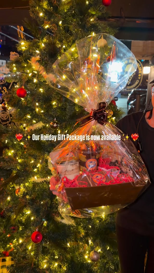 Our special holiday gift package is the perfect way to share love and sweetness with the ones you cherish most, featuring Dubai Chocolate Strawberry Fondue🍓, Magnolia, Cotton Candy Angel Hair Bar, Oreo Cake, Mochi Donuts, and our homemade cookies!✨❤️🔥🎁 We know it is the best gift ever!!!✨🌲❤️🔥 and it is only $59.00🎉
#providence #rhodeisland #rhodeislander #christmas