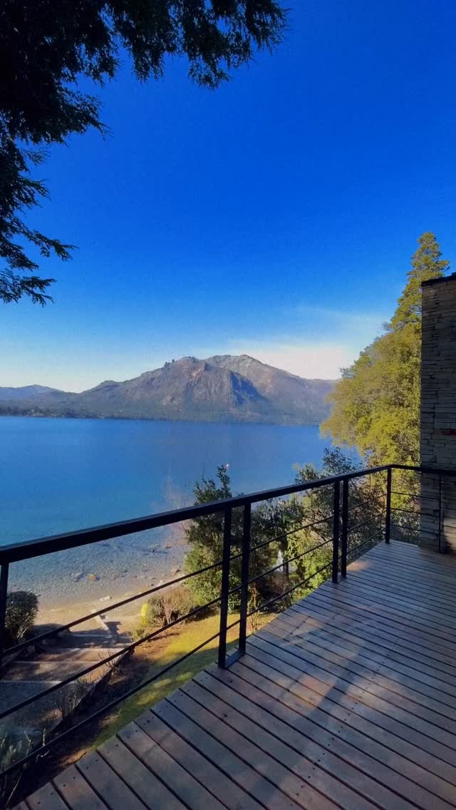 📆 El año casi se va…
Pero todavía estás a tiempo de hacer una pausa que valga la pena.
🌊 Una vista así, a metros de la playa.
🌲 Rodeado de bosque y silencio.
🛏️ En un apart cómodo, cálido y con promo.
✨ 5 noches al precio de 4 durante hasta el 25 de diciembre.
💬 Consultanos por WhatsApp y regalate ese descanso que venís posponiendo.