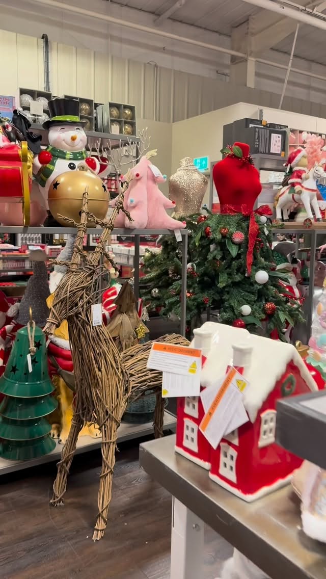 Stop the cycle of overconsuming this Christmas 🎅🏼 For the sake of our planet 🌍
I cannot believe how much rubbish is in the shops, I think it gets worse every year?? We really need to rethink the way we are currently living - Let’s choose calm over chaos this year 🎄
• Mindful Gifting
• Reusable Wrapping Paper
• Quality over Quantity
• Experiences instead of Clutter
• Gifts that will bring positive Habitual Changes
• Shopping Local
Shameless plug: We have lots of gift sets & sensory kits that are available for you to buy - DM me for more details or check the links in my bio 🔗🎄
#Sustainability #lowtoxliving #lowtoxchristmas #SmallBusiness #refillrevolution #sustainablechristmas #stopthewaste #savetheoceans #savewhatmatters #refillnotlandfill #mumledbusiness #derby #ecorefills #toddlermum #eastmidlands