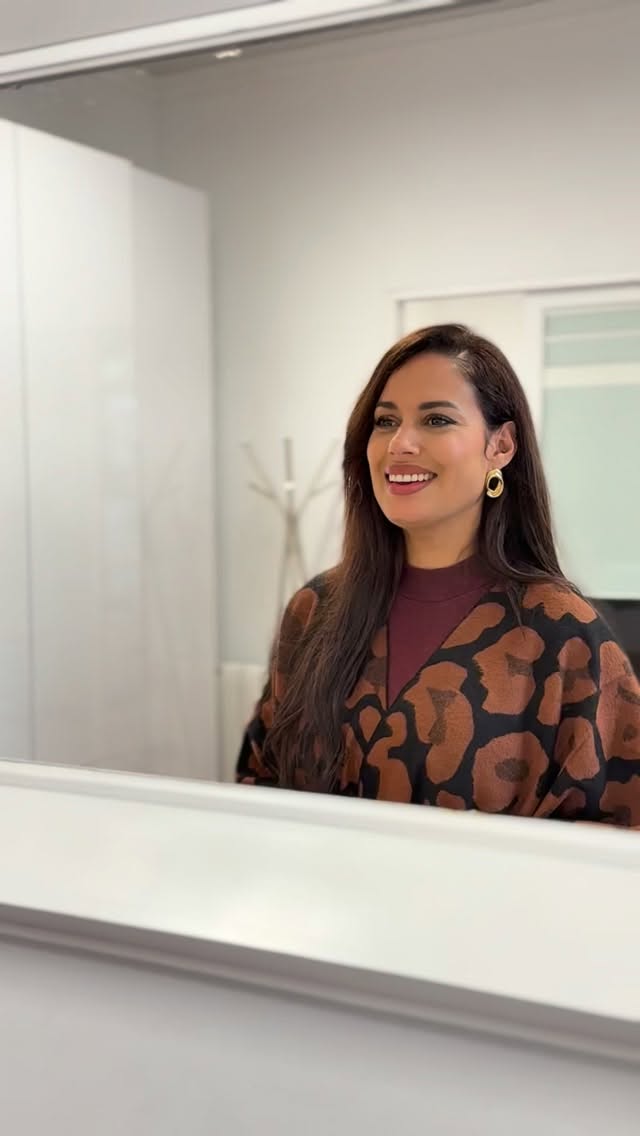 Esa mirada lo dice todo 👀
Cuando ves tu nueva sonrisa por primera vez… algo cambia.
En #CoppelDental trabajamos para que ese momento sea así: inolvidable.