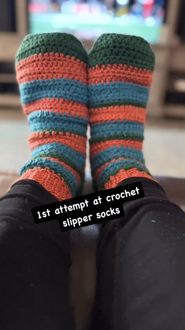 🧶For the LOVE of crocheting 🧶
🧶 Still on this crocheting journey!
✂️ 1st attempt at crocheting some slipper socks!
🧶 1st attempt at hand crocheting a chunky blanket.