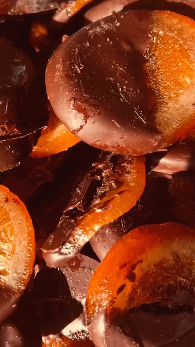 #melaenocciola #orsettisana #marsiglia #fruttaliofilizzata #fruttadisidratata #l’uso.vauban #cioccolata #arnciacandita #fruttacandita #datterimedjoul #relalogoloso #gelatinadifutta #fruttasecca #fruttadisidratata