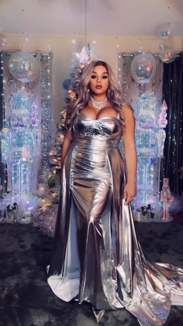 Check me out at Ladylofton.com