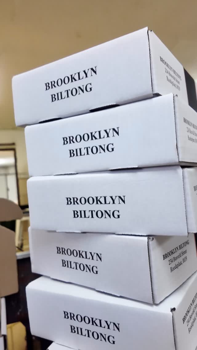 Year-end is a time for giving. 🎁 This was a corporate order that went out this week. These employees were definitely treated. 😎
Want to treat your clients or employees? Buy them a Biltong box! Order yours on our website or contact us. 😉
#BrooklynBiltongZA #Biltong #BiltongBox #SouthAfricanTreats #BiltongHamper