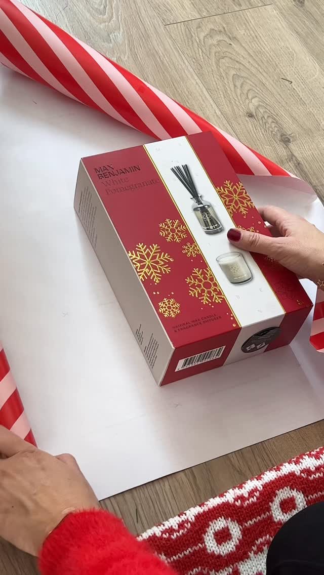 The wrapping fun continues ๐๐ I love this one, itโs quick and simple but looks so good!
Thereโs a clear theme happening here with the pink & red wrapping ๐๐คฃ
#thehomereset #reset #christmas #giftwrappingideas #giftwrap
