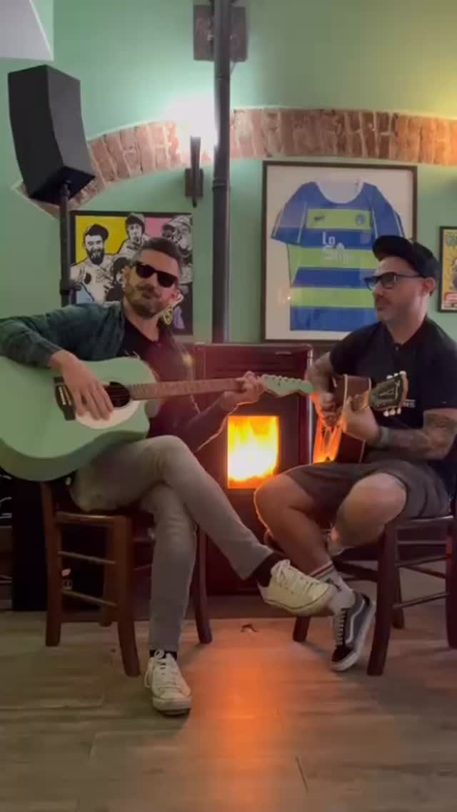 10 anni di @lostige chi l’avrebbe mai detto ?
Noi no sicuramente
Tagga qui sotto gli altri ospiti che vorresti vedere, ovviamente dopo la presentazione del libro di Bruno Vespa
#BEVICOMEUNTORO