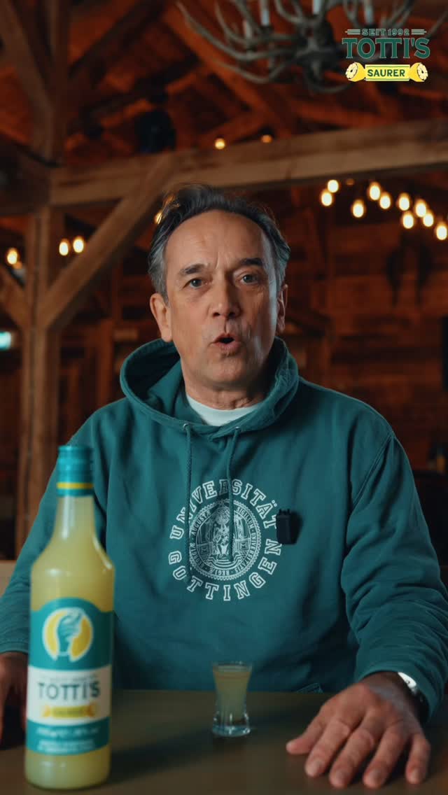 Und die wichtigste Frage:
Wo bekomme ich Tottis? 👀🍋
Derzeit in unserem Online-Shop, den Link findet ihr in unserer Bio.
Alles Weitere folgt. ✨
Bestelle jetzt online unter: www.tottisdrinks.de 🍋
#tottis #göttingen #DrinkResponsibly #vegan #madeingermany
Dieser Inhalt richtet sich ausschließlich an Personen über 18 Jahren.
Bitte Alkohol verantwortungsvoll konsumieren und nicht an Minderjährige weitergeben.