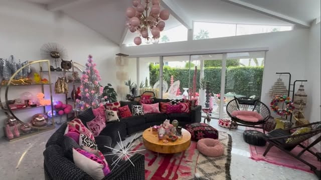 SO MUCH FUN! Love her style! Beautiful Canyon View Estates! Motorized shades!.
.
.
.
#rollshades #palmsprigsblinds #hunterdouglas #somfy #blackouts #laquintablinds #ranchomirage #indianwells #smarthome#palmdesert #cathedralcity
#palmsprings #rollershades #windowtreatmentpalmsprings #shutters #plantationshutters #motorizedrollershades #electricrollershades