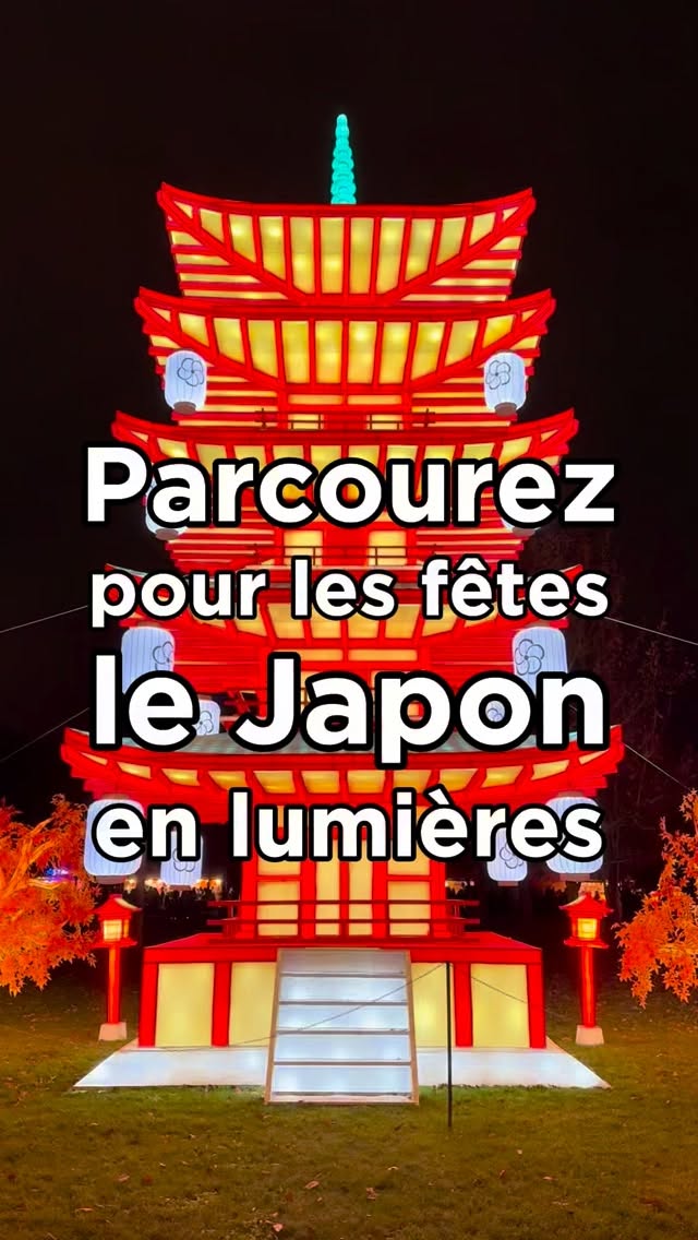 Que diriez-vous découvrir le Japon ⛩️, à travers sa culture contemporaine et bien sur ses traditions sans quitter Paris ? C’est l’aventure que je vous propose de vivre ici au Jardin d’Acclimatation.
Dès le 10 décembre, quand la nuit tombe sur Paris, le Jardin d’Acclimatation s’illumine pour la troisième édition de son grand Festival des Lanternes : “Le Japon en Lumières”. Imaginez plus de 2 000 lanternes qui racontent, dans un vrai voyage lumineux, l’histoire et la culture japonaise. Ce parcours immersif nous fait traverser plus de mille ans de récits, de paysages et de légendes. En quelques pas, on passe des pentes du Mont Fuji aux rues animées de Tokyo. On croise les macaques des sources chaudes, les créatures kawaii, des samouraïs et bien sur des sumos. Un voyage en trois grandes étapes composé de L’Empire des Traditions avec ses temples et les portiques Tori. L’Odyssée Pop-moderne aux couleurs vives d’un Japon totalement déjanté. Et Le Jardin des Songes pour un moment zen parmi les sakuras en fleurs. Et pour terminer le voyage, un food-court aux saveurs locales vous attend pour finir la soirée.
Poétique, impressionnant et surprenant : l’aventure vous attend jusqu’au 8 mars 2026 au Jardin d’Acclimatation.
————————
📍Jardin d’Acclimatation
Festival des Lanternes : Le Japon en Lumières
Du 10 décembre 2025 au 8 mars 2026 (relâche le lundi et le mardi hors vacances scolaires de la zone C)
18h à 21h30 (dernière entrée à 21h)
🎟️ Entrée 18€ pour les adultes
Entrée 12€ pour les enfants
ℹ️ Infos sur jardindacclimatation.fr
#jardindacclimatation #lanternes #festivaldeslanternes #fetesdefindannee #noelaparis #parisinsolite #parisenfamille #parislanuit #christmasinparis #parismagic #pariskids #vacancesdenoel