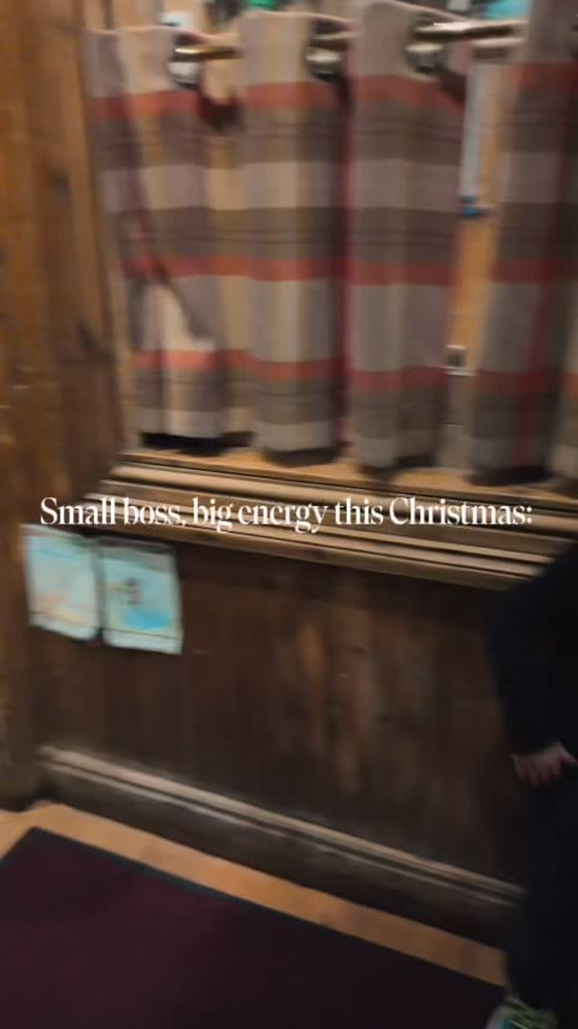 Service with the cutest smile☺️❤️
Pop into your favourite family-run restaurant over Christmas🎄
Walk ins only!!❤️