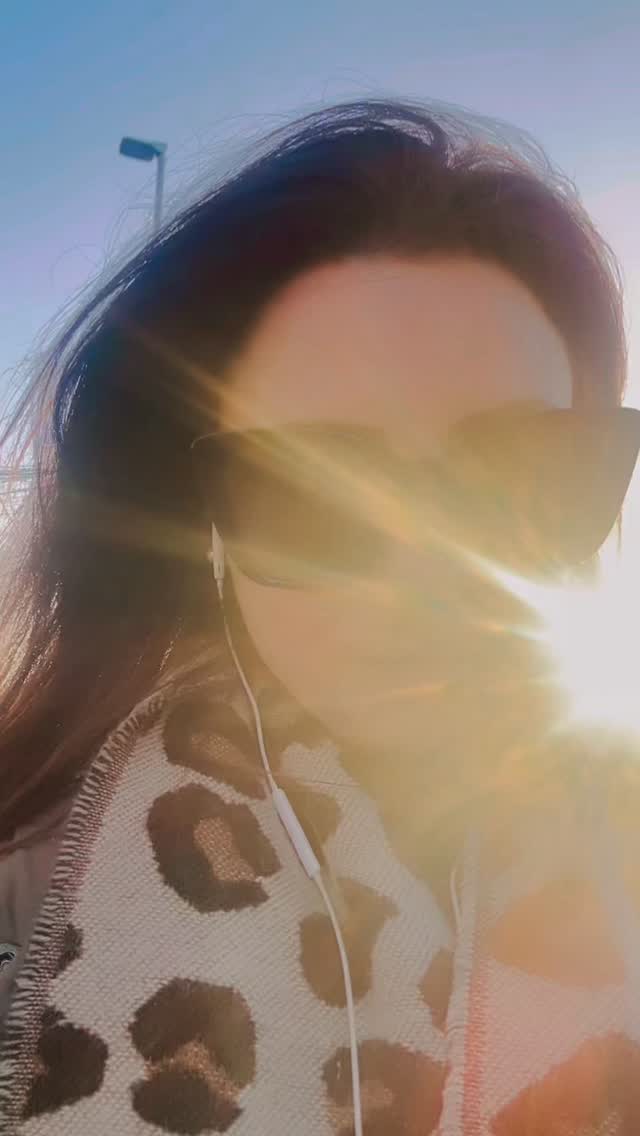 Let’s talk about seasonal attachment… 🎄 🕯️ 🍃
#relationships #happiness #datingexpert #love #lovelessons #affirmationsoftheday #lovelessons