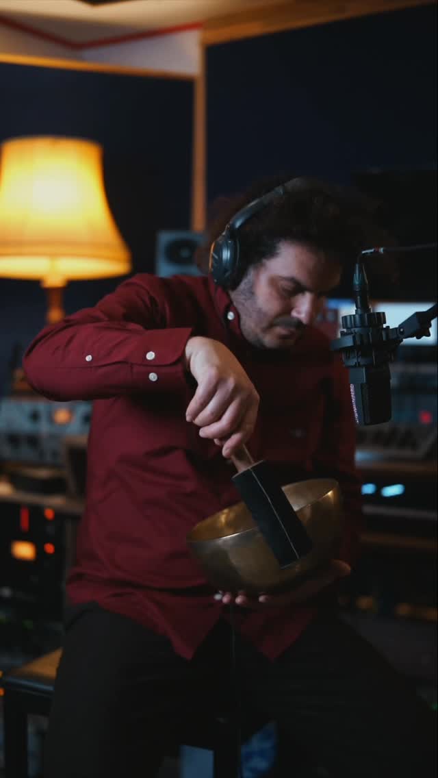 Relaxation music in the making — Tibetan singing bowl, gentle pads, and a moment of gratitude.
Thank you to everyone who’s been supporting me, and the music.
#relaxationmusic #ambientmusic #meditationmusic #singingbowl #musicproducer