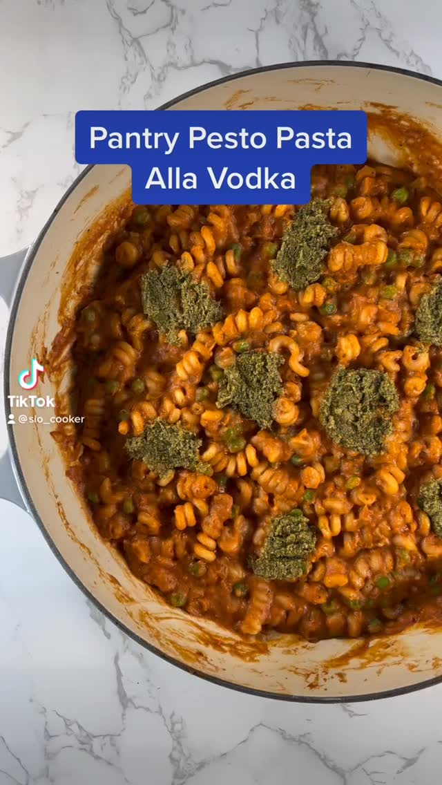 It’s a busy week (and season)! Grab my recipe for Pantry Pasta alla Vodka for a quick and easy meal for hectic nights!
#pasta #cheese #dinner #thanksgiving #easyrecipes