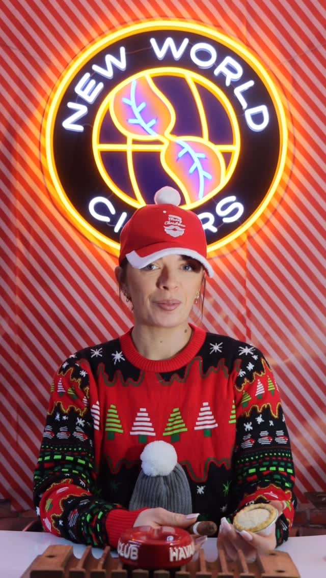 TOR ADVENT CALENDAR DAY 4 🎄
Today we’ve paired the @caldwellcigars Eastern Standard with the very festive Mince pie 🥧
When smoke meets spice, it’s a match made in Christmassy heaven ❄️☁️
Enjoy!
#caldwellcigars #toradventcalendar #cigar #cigars #botl #sotl #cigarlife #cigaraficionado #cigarsnob #nowsmoking #cigarsociety #cigaroftheday #smoke #stogie #cigarphotography #newworldcigars #cigarstagram #cigarboss #cigarworld