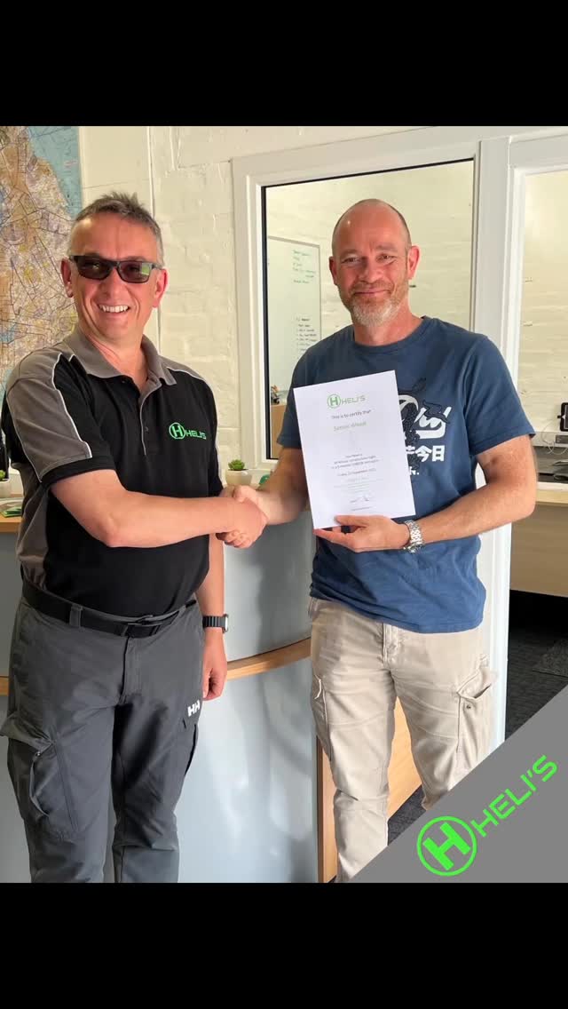 A recent selection of happy faces after Trial Lessons at H Heli’s” Put a smile on someone’s face this Christmas with a H Heli’s gift voucher, see website for details.
#hhelis #helicopterflightschool #helicopterpilot