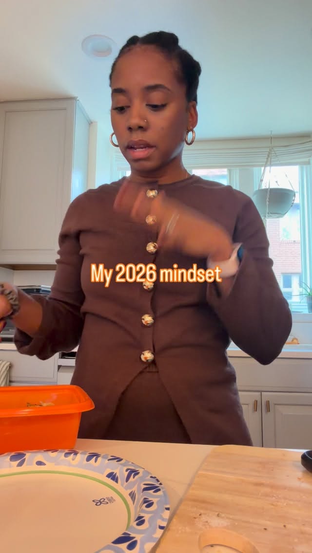 Do you have a motto 2026?
Mine is facts over feelings. Now I didn't say ignore the feelings but I will be focusing more on the facts!
#blackdietitian #mindfuleating #nutritionmindset