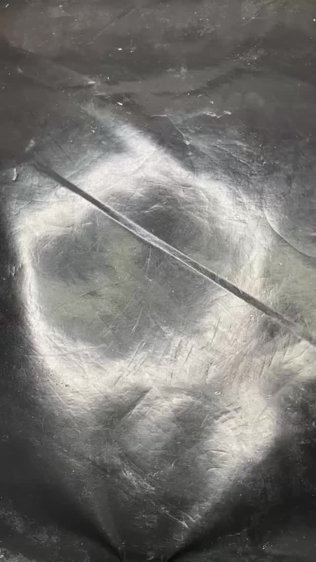 C’est l’heure du reveal des sets faits dans la dernière vidéo !
Spoiler : ils rendent tous super bien — mention spéciale pour le set vert, je suis trop content.
J’hésite encore sur ce que je vais rajouter dans la coquille extérieure… paillettes ? feuilles d’or ? À suivre.
En attendant, on est toujours au Marché de Noël d’Arlon jusqu’à dimanche soir.
Et bonne nouvelle : le code NOEL2025 est prolongé jusqu’au 1er janvier 🎁
#dicegoblin #lalooterie #artisanat #jdr #resine #handmade #pourtoi #faitmain #dnd #dés #dice #dnd5e
#reveal #marchédenoël #cadeaudenoel #créationartisanale