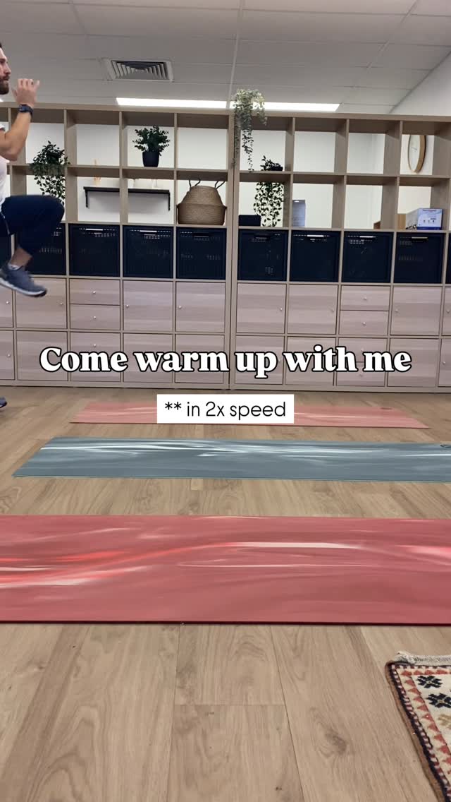 Because yes, it looks dramatic, but warming up properly is one of the biggest cheat codes for better running.
A good warm up switches your muscles on, wakes up your nervous system, gets your joints moving through the ranges you’re about to use, and tells your body “hey mate… we’re about to do something other than sit at a desk.”
Most of the niggles we see in the clinic come from cold starts, tight hips, sleepy glutes, and people launching into a run like they’re late for a Jetstar flight.
So take the extra few minutes.
Get your body primed.
Run smarter, not sorer.
Your future knees will thank you later!!