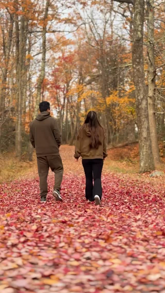 OUT NOW!!
Good morning my loves, I’m thrilled to share “tú tú tú” with all of you, a song that I recorded with my dear talented sis @mayelahbarreram . Thank you corazón for your voice, musicianship, passion and specially your friendship, te quiero muchísimo.
I hope you all enjoy this song as much as we do, and remember, supporting independent artists is simple, you just have to play and share our music. Love ❤️
Send this song to your other half.
————————————-
OUT NOW!!
Buenos días mis amores, estoy súper feliz de compartir con todos ustedes “tú tú tú”, una canción que grabé con mi querida y talentosa Mayelah Barrera. Gracias corazón por tu voz, tu musicalidad, tu pasión y sobre todo tu amistad, te quiero muchísimo.
Ojalá disfruten esta canción tanto como nosotros y recuerden, apoyar a artistas independientes es sencillo, solo tienen que escuchar y compartir nuestra música. Love you all.
Mándale esta canción a tu media naranja. 🍊
#parati #releaseradar #newsinglealert #foryou #lovesong #romantic #fyp