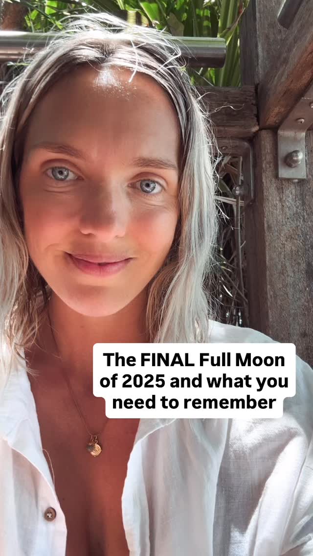 Full Moon in Gemini
13 degrees
Mutable signs with placements or angles around these points- watch your thoughts! They matter! Hello Pisces Sagittarius Gemini and Virgos… I’m talking to you 🙃
The square to the Lunar Nodes is just a divine way to finish off this year. What a line up.
What you carry over from this Full Moon will flavour the beginning of 2026 for you.
Words matter. Thoughts matter. It becomes your frequency.
Cosmic Sanctuary sign up for the waitlist is in my bio- I am SO pumped to bring this to you 🔥
#fullmoonastrology #astrologyinfo #astrology101 #fullmoongemini #geminifullmoon #fullmoon2025 #2025fullmoon