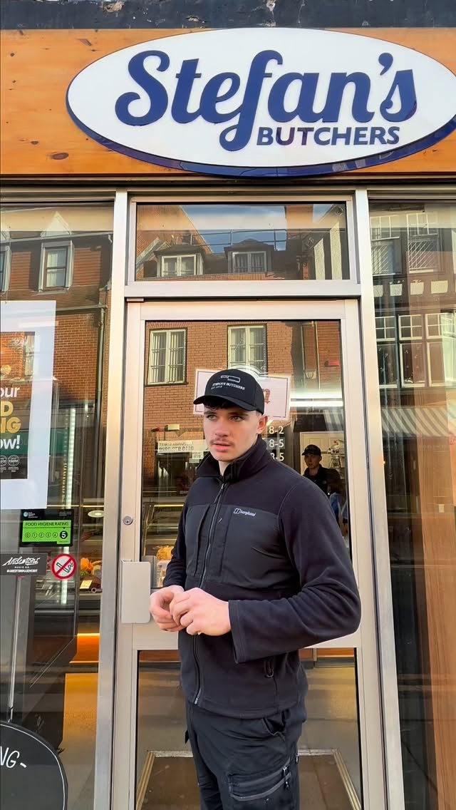 All you joining us @stefansbutchers to pick up your Christmas orders, we have a special treat for you this year! 🎄
When you come and collect your order, pick up one of our Stefan’s tokens and walk up to @chime.coffee to redeem yourself a coffee or one of their delicious hot chocolates anytime between 10-15:00 🍫 A little way of saying thank you for joining us and a very merry Christmas! 🎄
#stayhungrywokingham #localbusiness #merrychristmas #coffeelovers #wokingham