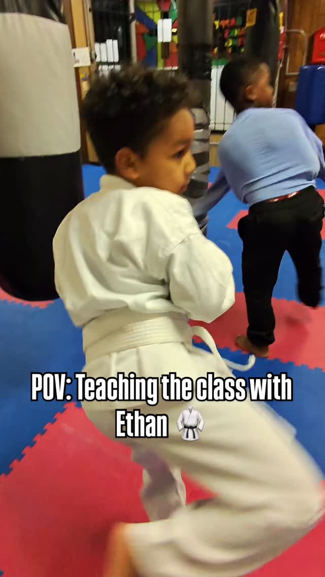 POV TEACHING THE CLASS WITH @etharamm 🥋😎🕶️
Watch this first person view of how the children's class is run with sempai Ethan using the @raybanmeta glasses
Don't forget class is every Tuesday and Thursday for children and Adults
#martialarts #karate #martial_arts