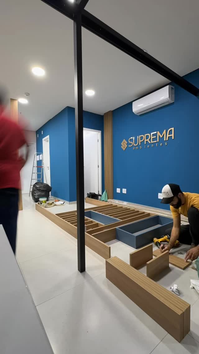 Montagem da divisória do nosso escritório!
#móveisplanejados #divisoria #montagem