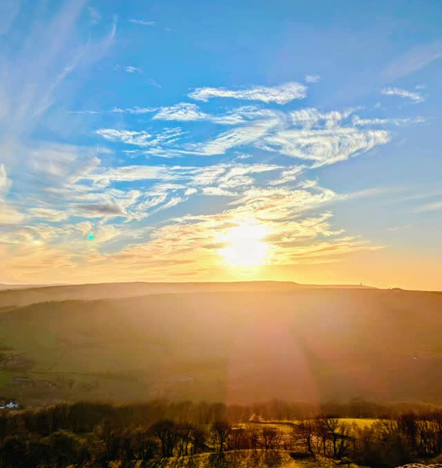 Sunset.... Yorkshire...
#sunset #yorkshire #hebdenbridge #sunsetphotography #godsowncountry #gooutdoors #getoutside #hebdenbridge #massageforwomen #massageforanxiety #gratitude
