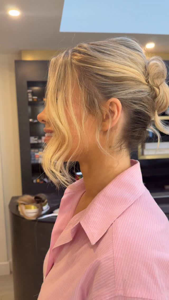messy hair up with added extensions (where??????) for this pretty 🫶🏼😍
i have 2 styling apps left on christmas eve and boxing day!!
🌟complimentary colour + extensions consultations are available this week! consultations are required for new clients 48 hours prior to colour appointment🌟
service 🤩 hair up / styling 🤩
💰 £40
based 📍- @gallagherandwashington 27 Dovedale Road, L18 5EP
📱enquiries - contact button + DM
📱book - link on profile
products used -
@lorealpro @lorealuki @loreal @lorealpro_education_uki @rosieoconnorprohair
@salonsdirect @sallyserskineliverpool
@beautylaunchpad
@hairdressersjournel
i don’t edit my pictures 📸
~
#hairbylucyansboro #studioluxe #studioluxeliverpool
#beautylaunchpad #hairdressersjournal #lorealcolourspecialist #liverpool #liverpoolhair #colourspecialist #blondespecialist #balayagespecialist #liverpoolhairspecialist #hairup #liverpoolhairup #liverpoolstyling #hairstyling #liverpoolhairstyling #frenchtwist #hairbun #clipinextensions #clipinextensionsstyling #clipinextensionshairup