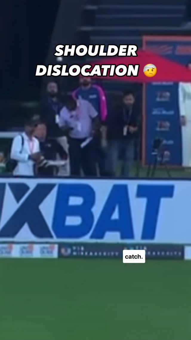 AVOID SHOULDER INJURIES 🤕
Whilst the head leads and initiates movement, when diving laterally it’s the outside arm that promotes rotation of the torso and hips, enhancing safe leverage.
Accessing the ball with two hands not only increases success rate, it also supports bracing when coming into contact with the ground, keeping the shoulders safe.
A simple verbal cue; “Catch with the outside hand”🖐️
#fielding #cricket #athletic #movement #catch #diving #dislocation #safe #shoulders