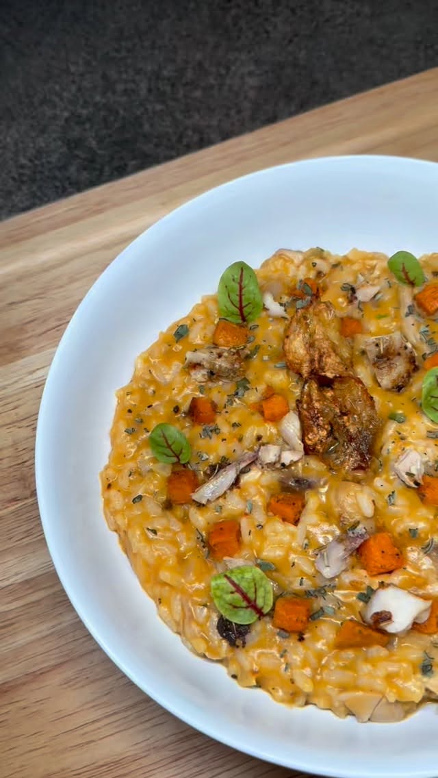 Taste Fall W/ Italian Culture 🤌🏽. Rotisserie Chicken & Butternut Squash Risotto. If you’ve had risotto, you know how rich & creamy this rice is so let’s upgrade it. 👨🏽🍳🔥🐓
#chef #luxury #foodie #dinner #chicken #winter #art #recipe
