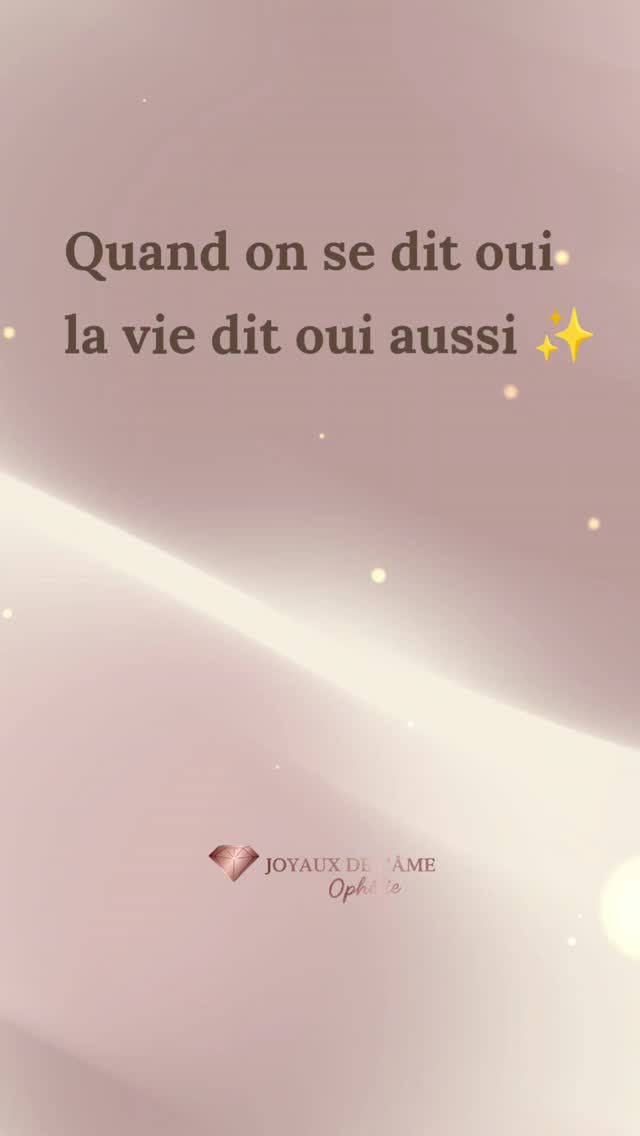 Sur le chemin de votre transformation intérieure, vient un passage essentiel : celui où vous choisissez enfin de vous dire oui ✨
Dire oui à ses besoins,🤍
Oui à ses limites,🌿
Oui à sa vérité intérieure, ✨
oui à la personne que l'on est en train de devenir. 🌸
Ce oui n'a rien d'égoïste.
C'est un acte de responsabilité, d'amour et de conscience.
C'est décidé de ne plus se trahir pour rassurer les autres.
C'est se recentrer, s' honorer, se reconnaître.✨
Et à partir de ce moment-là tout change.
Le regard que l'on porte sur soi, les relations qu'on attire, les décisions que l'on ose enfin prendre.💫
Parce qu'en développement personnel, il n'y a pas de transformation plus puissante que celle qui naît d'un engagement envers soi-même.🤍
Lorsqu'on choisit de se dire oui la vie s'aligne, les portes s'ouvrent, les choses avancent...
C'est comme si l'univers attendait ce signe.🌌
Alors oui, parfois le premier pas fait peur, parfois il paraît discret, mais il peut tout changer. 💫
Quand on se dit oui,
la vie dit oui aussi ✨
Pour tout renseignement, guidance personnalisée ou soin énergétique me contacter en DM 💌
#therapieholistique #developpementpersonnel #cheminintérieur #travailsursoi #evolutionpersonnelle #spiritualité #eveilspirituel
#confianceensoi