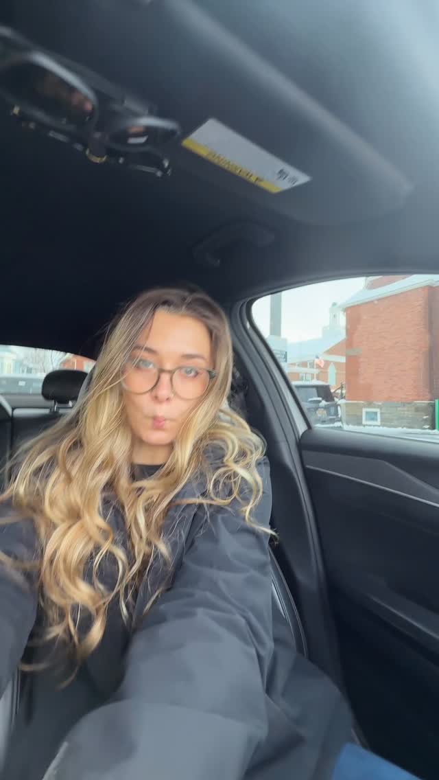 A little day in the life as a 27 year old marketing studio owner in the Hudson Valley ❄️🌲🫶
Today was a super packed day with two client content shoots, both for local cafe style clients, where we shot tons of seasonal content! Once I finished with them, I headed to my office and got started on all the other work I had to do! 📸💻
Currently planning our UM 2026 client roster, so if you’re interested, send me a DM to learn more! 💌
#socialmediamanager #contentmarketing #socialmediamarketing #marketingstudio #hudsonvalleyny