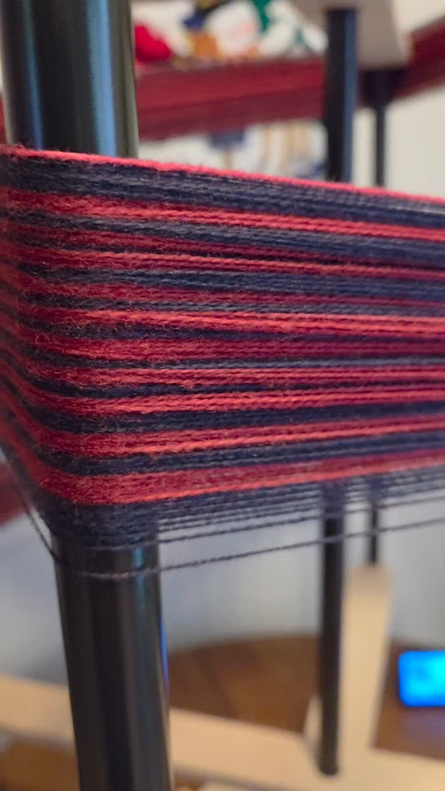 Warp number 2 with oxblood red. Loving the color combination!
#sunriselodgefiberstudio #weaversofinstagram #weaving #handmade #handweaving
