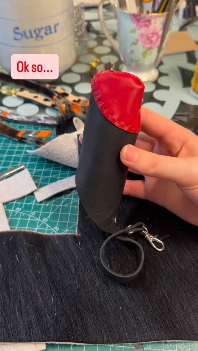 Would you buy a furry #Krampus Peen Pouch 😅
I'm making them regardless. Available in person this Saturday the 13th in @durhamcentralpark ✨ 6pm - 10pm ✨ an 18+ event put on by @mine.x.us and @trailerparkfantasy (+ @thenightmarketcompany )