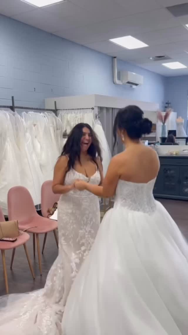 We’ve been having so much fun these last days of our Stella York Preview Trunk Show. Never before seen dresses will be here until Sunday. Some of our brides that have said YES! during these preview shows have worn a one of a kind dress. How cool is that?! 💖 @missstellayork Thank you @statussalonagency & @sydney_status & @lauren_status & @maddienelsonmakeup for having fun in our dresses.