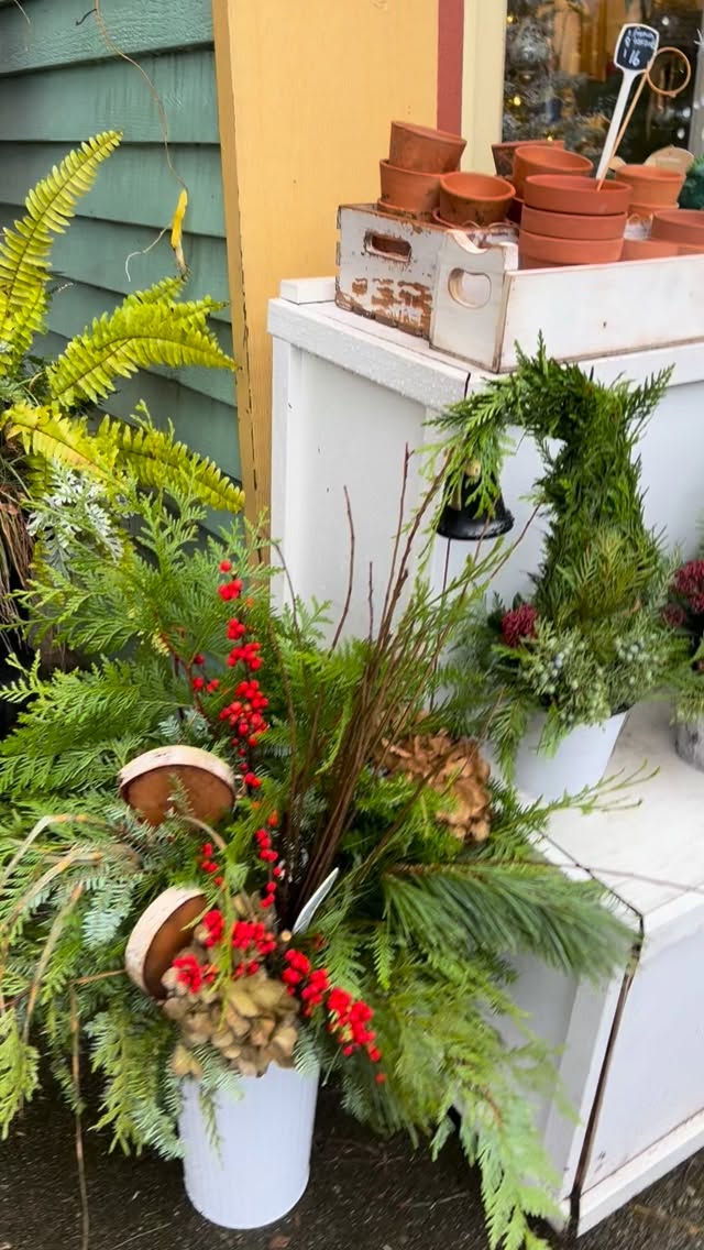 Preview of the boutique for the last weekend before Christmas ! Happy Holidays Everyone 🎄.
.
.
#fortlangleyflorist #langleyflorist #frenchcountrystyle #shoplocal #holidaydecorating gifts