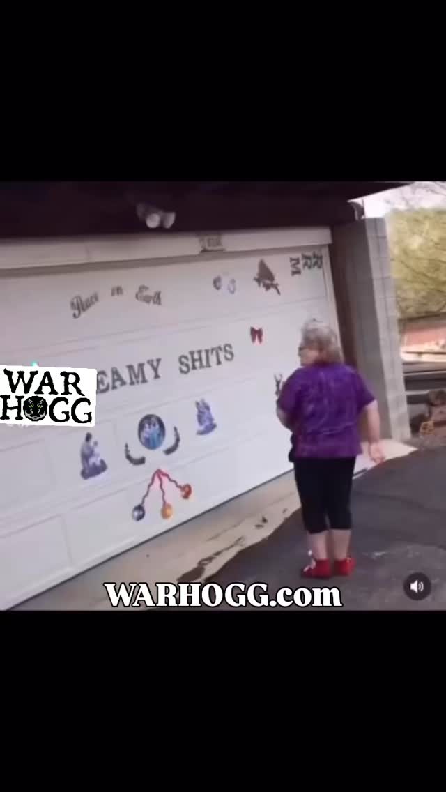 One of my favorite Christmas Prank Videos. I hope everyone had a very Merry Christmas. 🎄
Share with a friend who needs a laugh
Originally posted 26 December 2021 before being Zucked
#WarHOGGTactical #Pranked #ChristmasPrank #ChristmasFunny #Prank