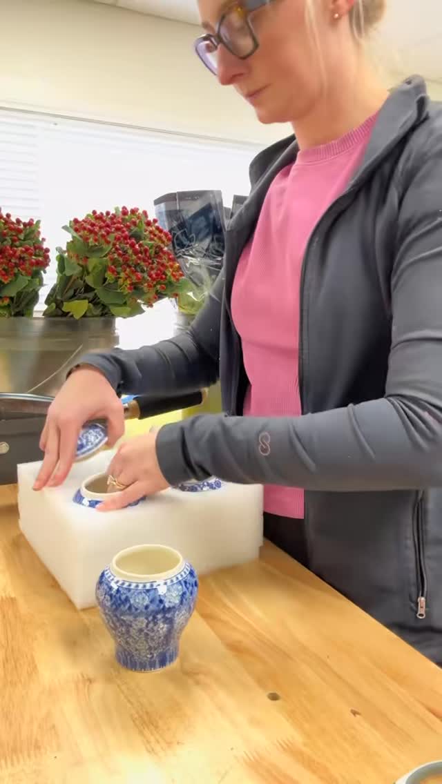 Happy Holidays to all of our local monthly subscription customers!! We are loving the arrangements for the month of December! πΉππππ»#florist #eventflorist #smallbuisness #flowers #freshflowersmakemehappy