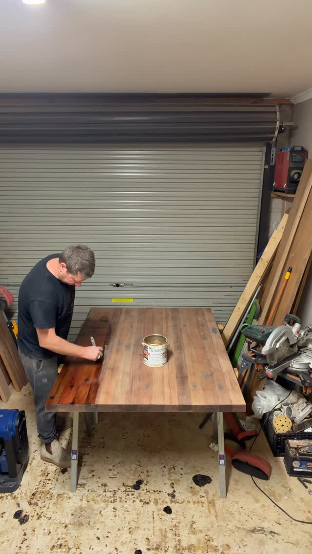 Big night on the oil brush putting the first coat of oil on a recycled ironbark table and matching bench seat with plenty of fiddle back (made from old telephone poles) 😍 and the 2 bench seats that go with the big Vic ash square table we are currently working on 👌
.
.
.
.
.
.
.
.
#diningroom #bespokefurniture #bespoke #interiordesign #furnituredesign #furniture #homedecor #customfurniture #diningtable #benchseat #diningroom #diningroomdecor #ballarat #ballaratbusiness #ballaratsmallbusiness
