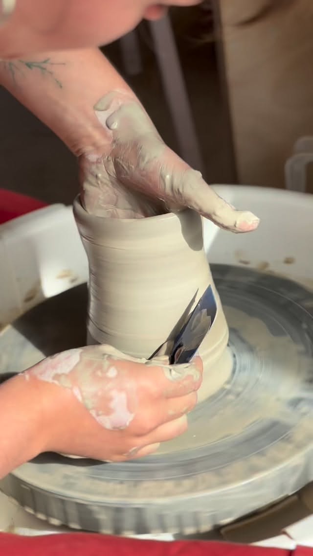 ✨finished your Christmas shopping yet?✨
✨a Pottymouth gift card is a great gift for that creative person in your life and can be used across any of our events! They’re a great option if you aren’t sure of someone’s availability and means they can pick something that suits their skills and schedule✨
✨pick up a gift card today through our website, and make someone’s Christmas✨
#pottery #ceramicscourse #giftideas #xmaspresent #potteryworkshop #creativity