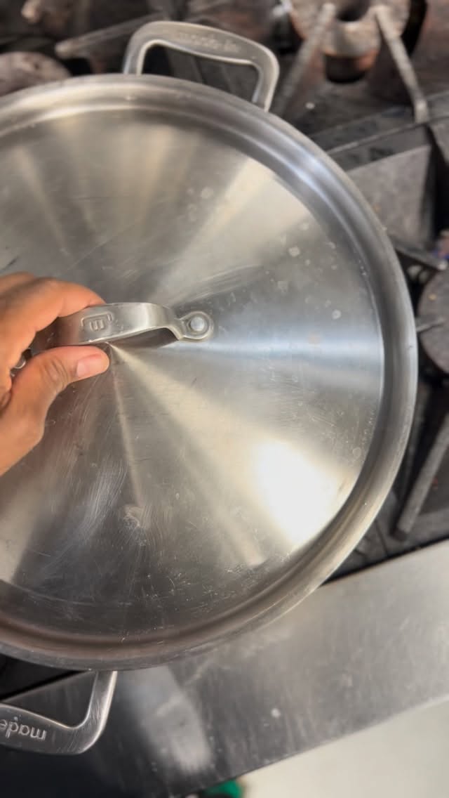 ✨Popcorn is easily one of my favorite snacks!!
This is a SMOKED WAGYU BEEF TALLOW popcorn that has a hint of smokiness and richness that makes this soooooooo craveable!!
Shout out @madein …my favorite rondeaux!
What’s your go to snack?