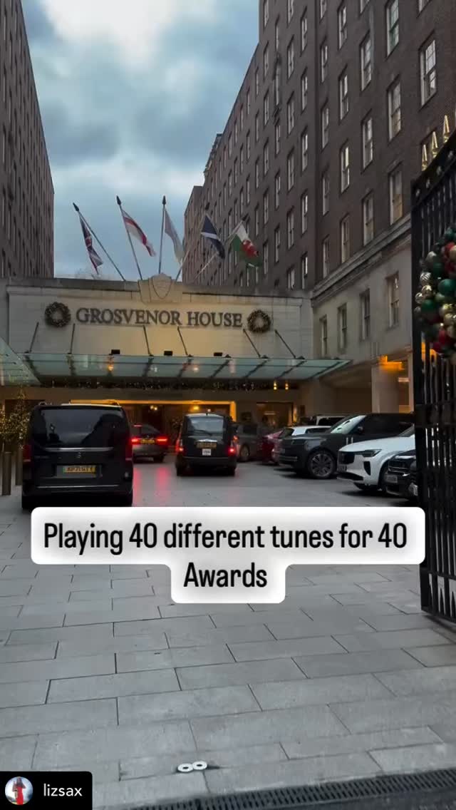 You need 40 sax stings for a huge ceremony? No music? With sequins AND neon lights? No problem! Go Liz! 🎷 And then @fullyfunktional rocked the show for 2 hours partying afterwards. Another great night at @grosvenorhouselondon 🤩🤘🏼🎷#MTIAwards
#livemusic #instadaily #eventprofs #singing #eventplanning #party #wedding #weddingplanner #weddingband #partyband #wow #singers #entertainment #coversband #amazingband #luxuryevents #showband #covers #eventprofsuk #instagood #instawedding #luxurywedding #saxophone #sax #stings #weddingreception #fullyfunktional #weddingmusic #horns