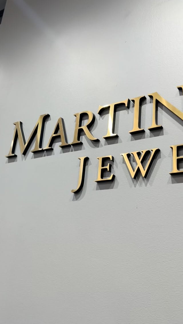 It’s the most wonderful time of the year…with less than a month until Christmas Day! Discover meaningful Christmas gift ideas at our atelier and celebrate the season with something unforgettable.
#christmas2025 #adelaidejeweller #jewelleryatelier #adelaidechristmas #finejewellery #martinrogersjewellers